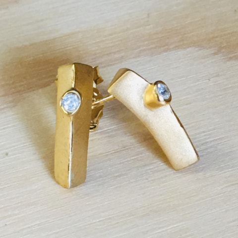 oh759-silber-vergoldet-matt-zirkonia-15×4-mm
