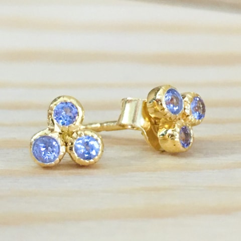oh815-facettierter-tansanit-silber-vergoldet-6-mm