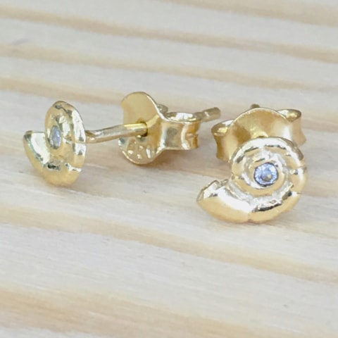oh824-muschel-mit-zirkonia-silber-vergoldet-7×5-mm