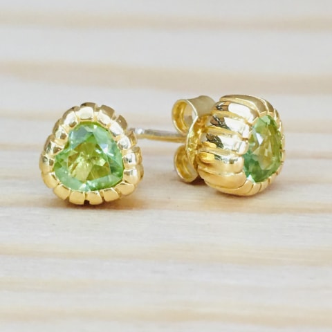 oh849-herz-facettierter-peridot-silber-vergoldet-7×7-mm