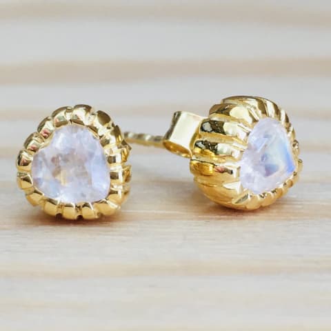 oh849-herz-facettierter-regenbogen-mondstein-silber-vergoldet-7×7-mm