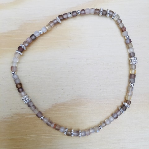 ab117-silber-facettierter-wuerfel-botswana-achat-ca-2-mm.jpg
