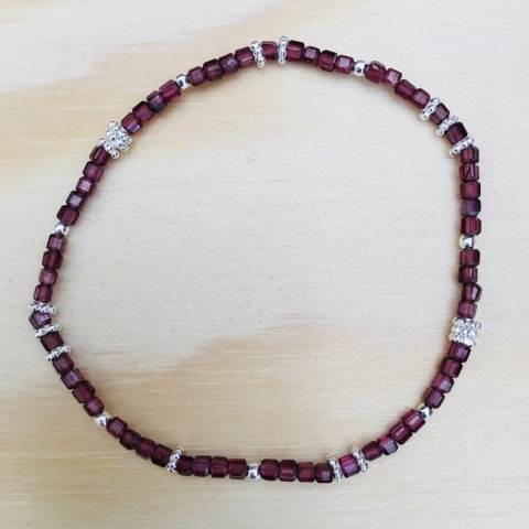 ab117-silber-facettierter-wuerfel-granat-ca-2-mm.jpg