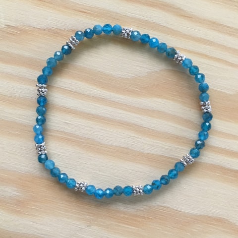 ab67-facettierter-apatit-3-mm-silber-rhodiniert.jpg
