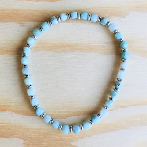 ab74-facettierte-wuerfel-larimar-ca-4-mm-silber-rhodiniert.jpg