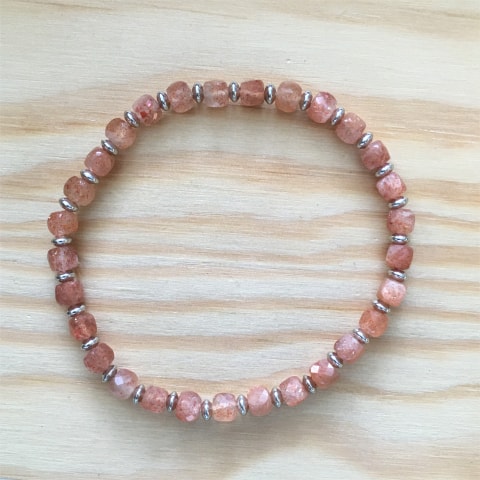ab74-facettierte-wuerfel-sonnenstein-ca-4-mm-silber-rhodiniert.jpg