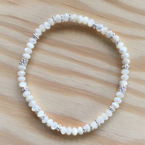 ab76-facettierte-linsen-perlmutt-4-mm-silber.jpg