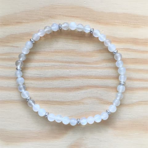 ab77-weisser-mondstein-4-mm-silber-rhodiniert.jpg