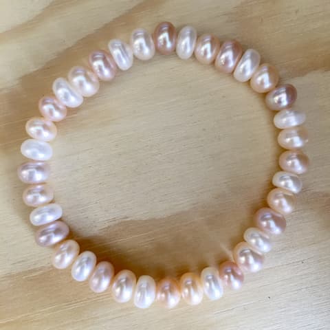 abp14-suesswasserperle-gemischt-elast-armband-ca-6-mm.jpg