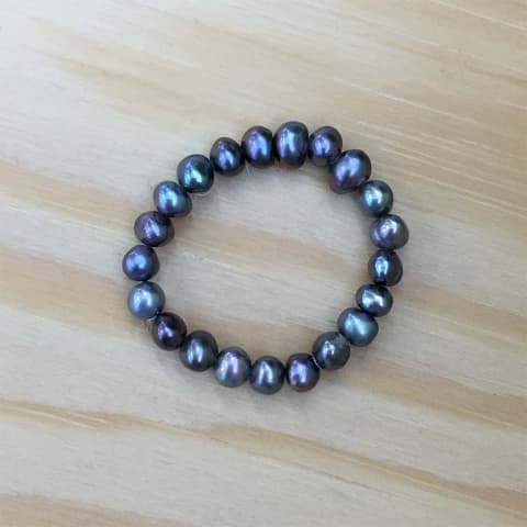 elast-fingerring-suesswasserperle-grau-ca-3-mm.jpg