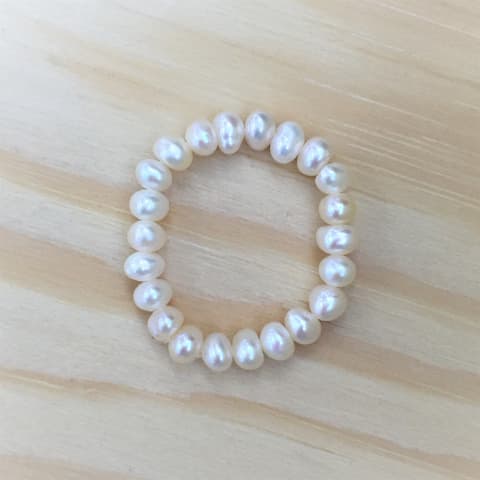 elast-fingerring-suesswasserperle-weiss-ca-3-mm.jpg