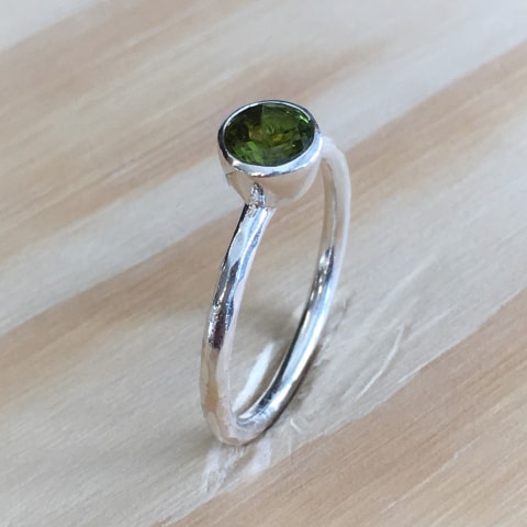 r192-facettierter-peridot.jpg