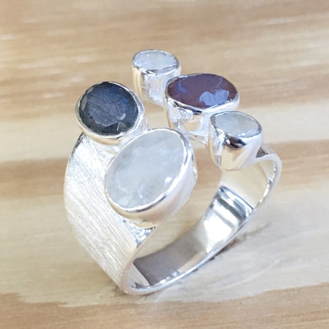 r325-facettierter-regenbogen-mondstein-labradorit-chocolate-mondstein-silber-matt.jpg