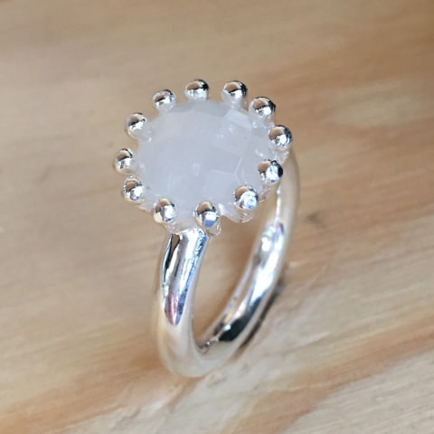 r89-facettierter-regenbogen-mondstein-14-mm.jpg